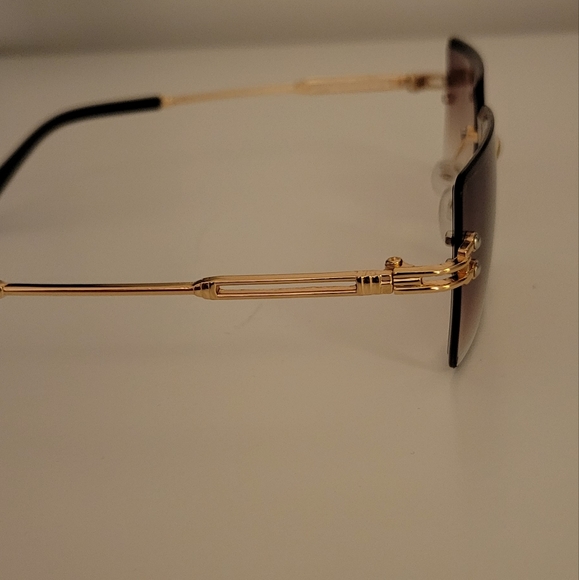 Rectangular Fashion Sunglasses - Picture 2 of 3